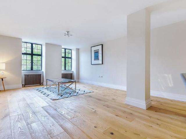 Apartment for rent in Littlecote, West Sussex