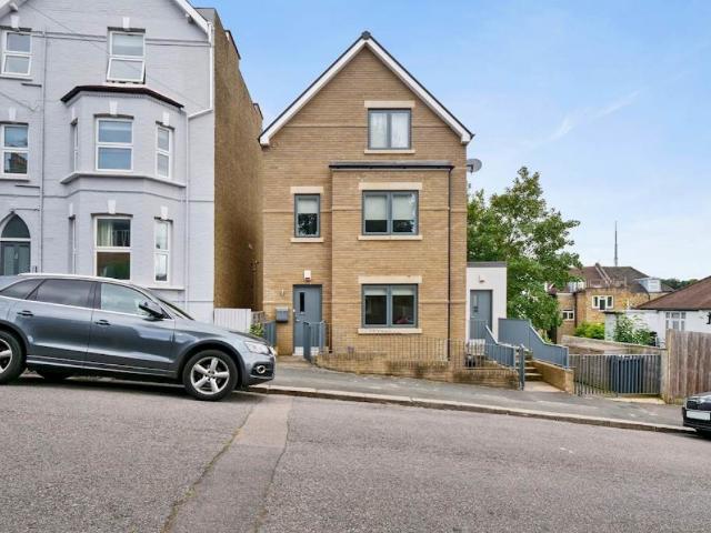 Apartment for rent in London Borough of Croydon, Upper Norwood