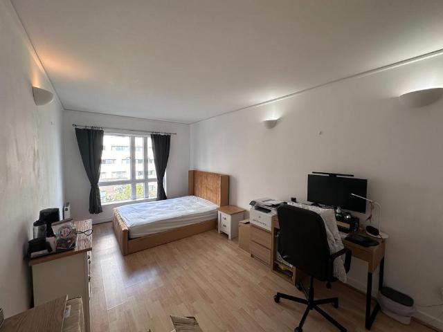 Flat for rent in East Greenwich, Greater London