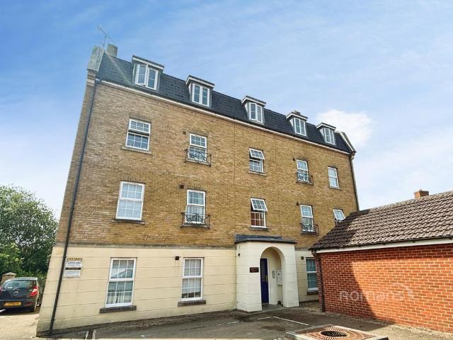 Flat for rent in Haydon End, Abbey Mead