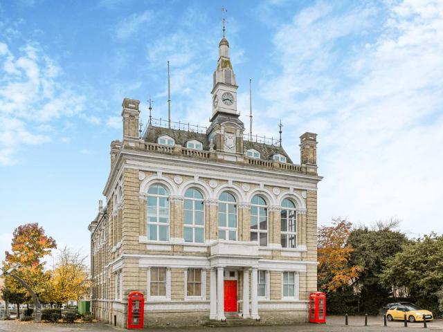 Flat for rent in Lower Halliford, Surrey