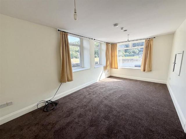 Apartment for rent in Copley, Savile Park