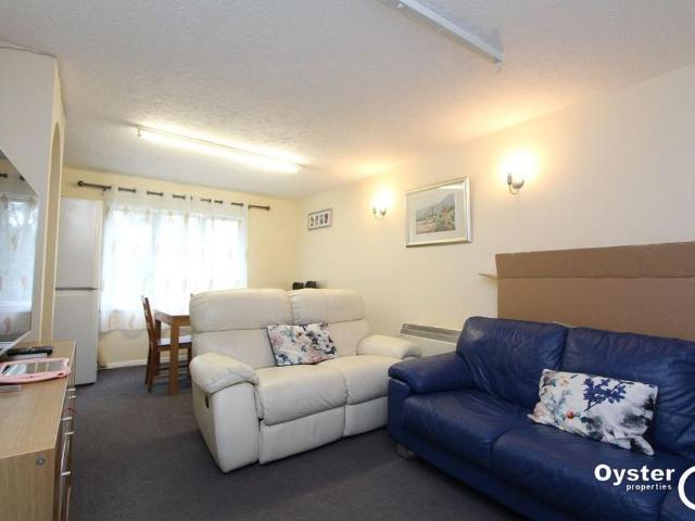 Apartment for rent in Burnt Oak, Greater London