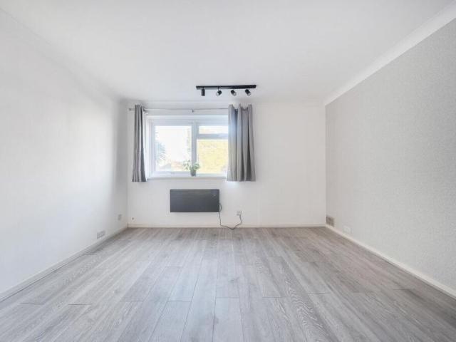 Apartment for rent in Weston Common, Southampton