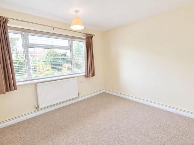 Apartment for rent in Burgh Heath, Reigate and Banstead
