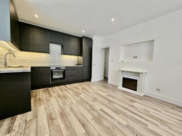 Flat for rent in Worthing, West Sussex