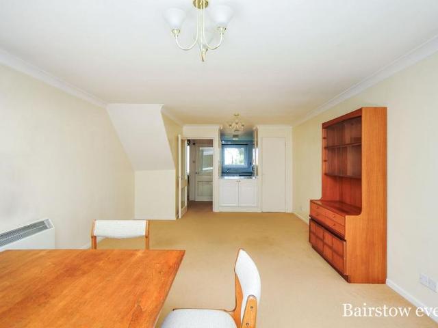 Apartment for rent in London Borough of Croydon, Addiscombe