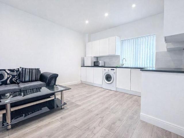 Apartment for rent in High Wycombe Community Board, High Wycombe