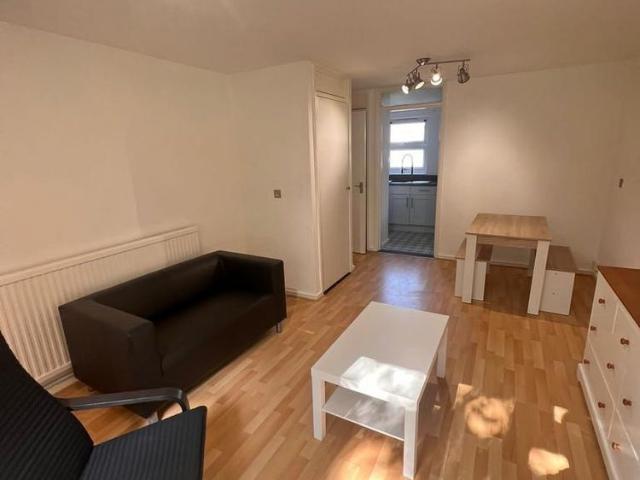 Apartment for rent in Woodhouse, West Yorkshire