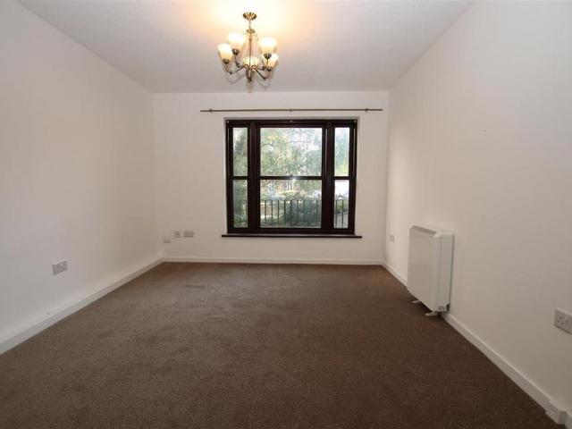 Apartment for rent in Monks Orchard, Kent