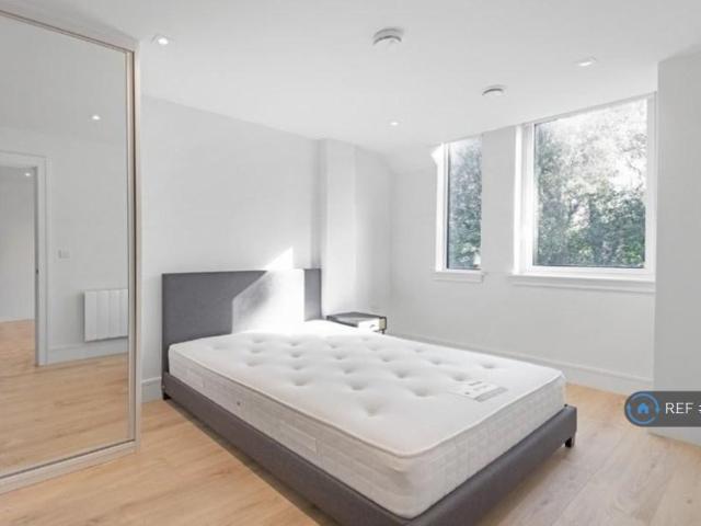 Flat for rent in London Borough of Croydon, Purley