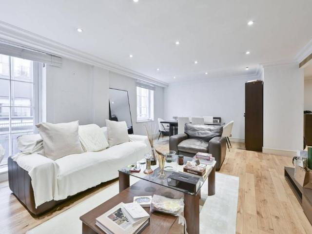 Flat for rent in St. John's Wood, Greater London