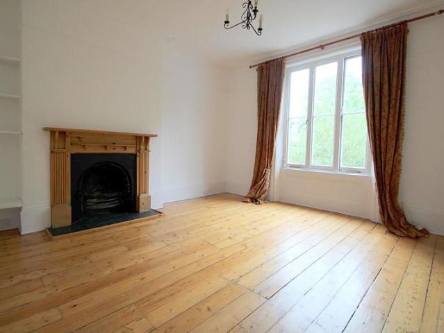 Apartment for rent in Red Hill, Surrey