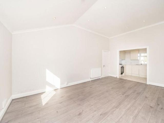 Apartment for rent in London Borough of Richmond upon Thames, Greater London