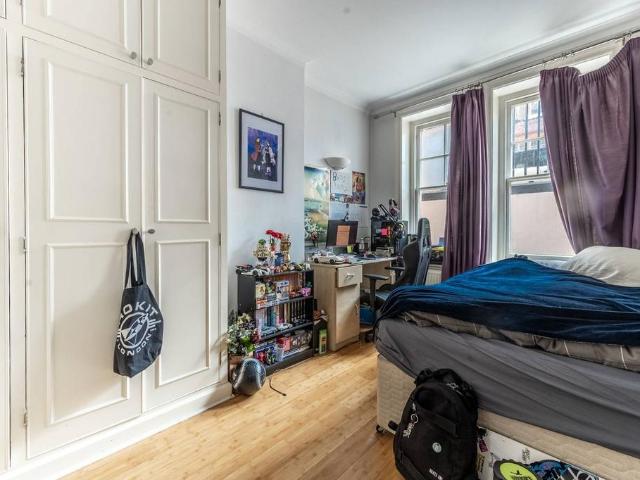 Flat for rent in Brompton, Greater London