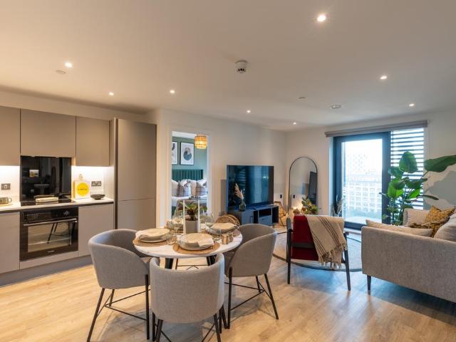 Flat for rent in Calderstones