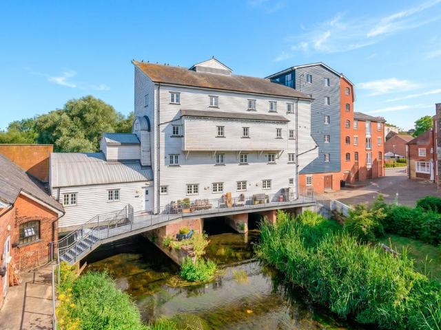 Flat for rent in Barracks, The Bridge
