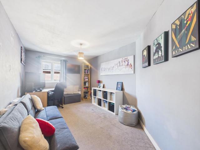 Apartment for rent in Wotton, Gloucester