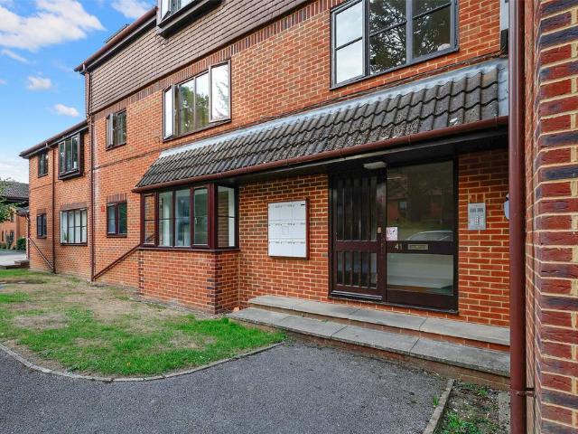 Flat for rent in Dorking, Mole Valley