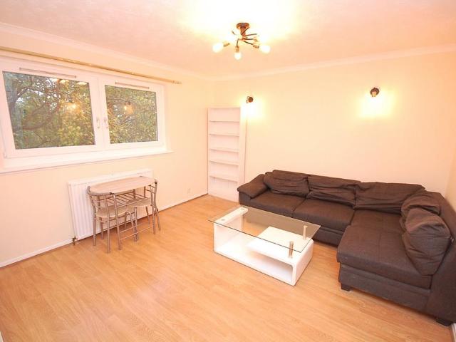 Flat for rent in Woodside, Ballindoch