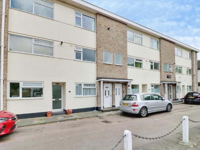 Flat for rent in Alton Barnes, Essex
