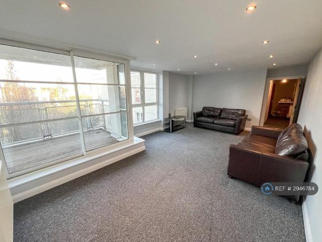 Flat for rent in Bede Island, Old Wharf