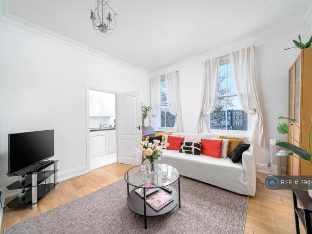 Flat for rent in Earl's Court, Greater London