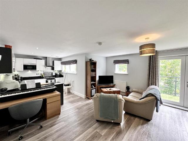 Flat for rent in Great Faringdon, Dromore