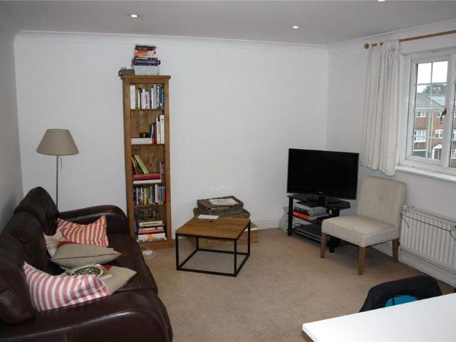 Apartment for rent in Henley-on-Thames, Berrick Salome