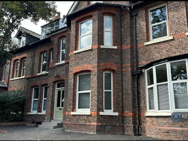 Flat for rent in Calderstones
