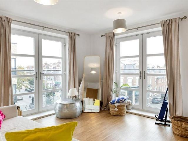 Apartment for rent in St Margarets, Greater London