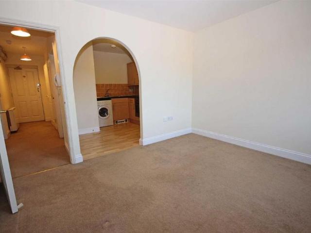 Apartment for rent in Woodloes Park, Green Close