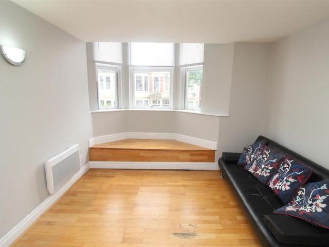 Apartment for rent in Plasnewydd, Falcon Lodge