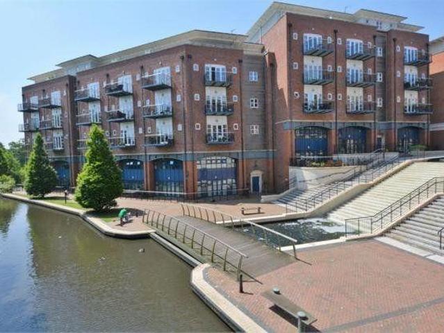 Flat for rent in Dickens Heath, West Midlands