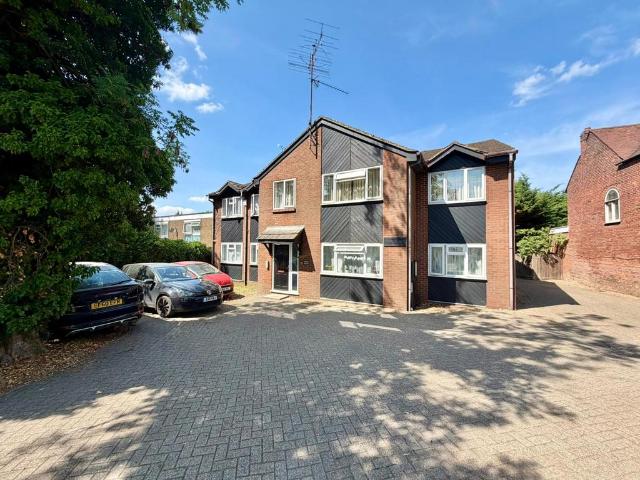 Flat for rent in Spring Park, Luton