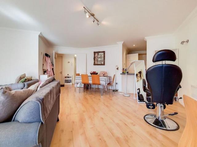 Apartment for rent in Royal Borough of Kingston upon Thames, Greater London