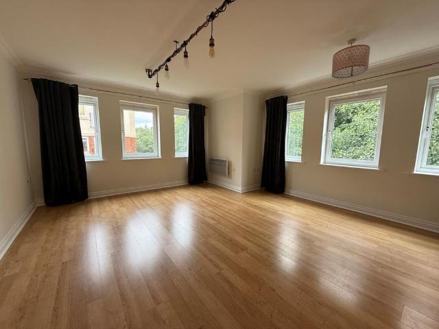 Apartment for rent in Ferndale, Sandown Park