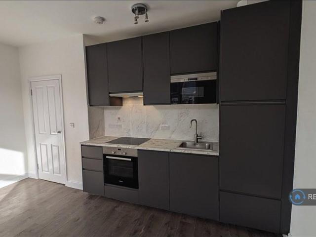 Flat for rent in Wealdstone, Greater London