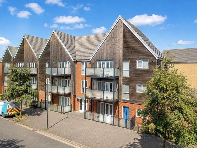 Flat for rent in Godinton Park, Bridgefield