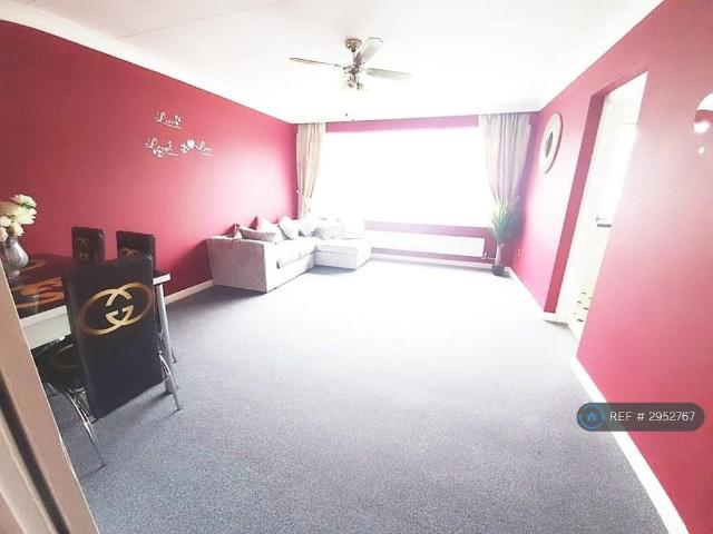 Apartment for rent in Seven Kings, Greater London