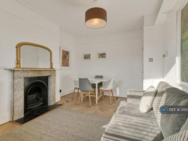 Apartment for rent in Brownswood Park, Stoke Newington