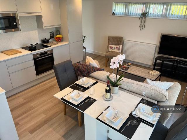 Flat for rent in Southlea, Datchet