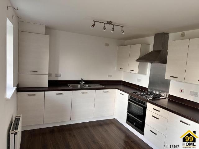 Flat for rent in Harold Hill, Greater London