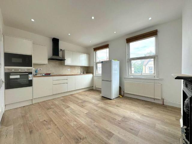 Apartment for rent in Wealdstone, Greater London
