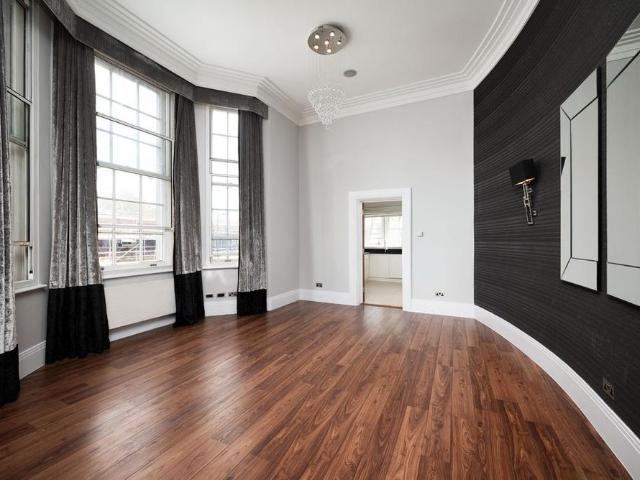 Apartment for rent in Victoria, Greater London
