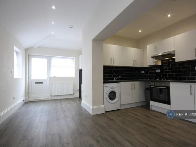 Flat for rent in Broxbourne, Hertfordshire