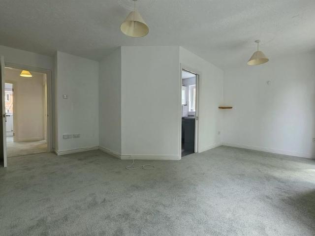 Apartment for rent in Fair Oak and Horton Heath, Helford
