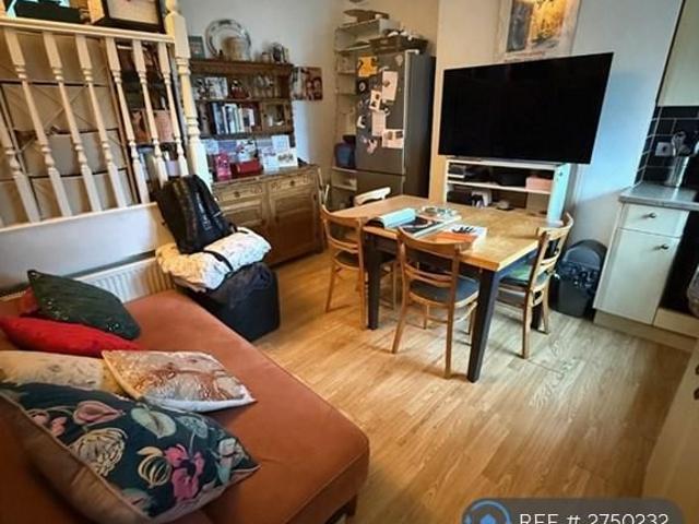 Apartment for rent in Crouch End, Isle Of Man