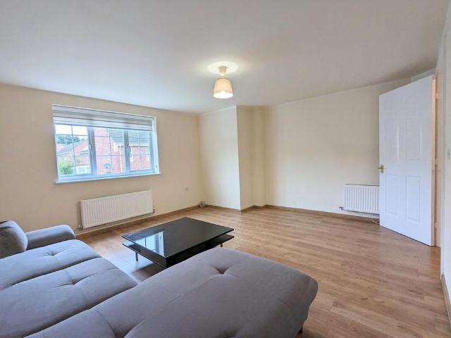 Apartment for rent in Berry Hill, Potters Corner