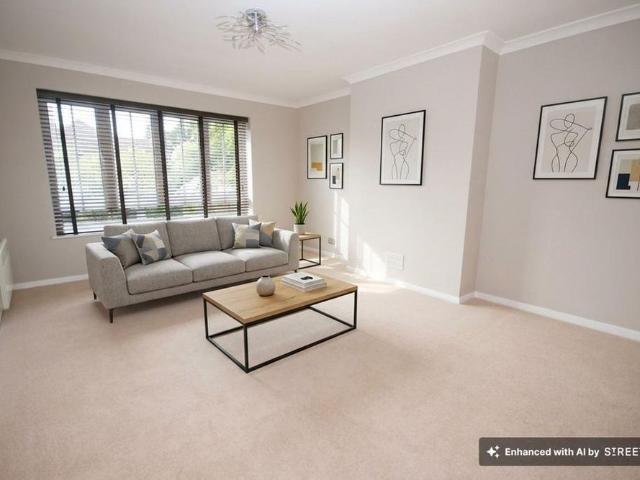 Apartment for rent in Beaconsfield Old Town, Beaconsfield